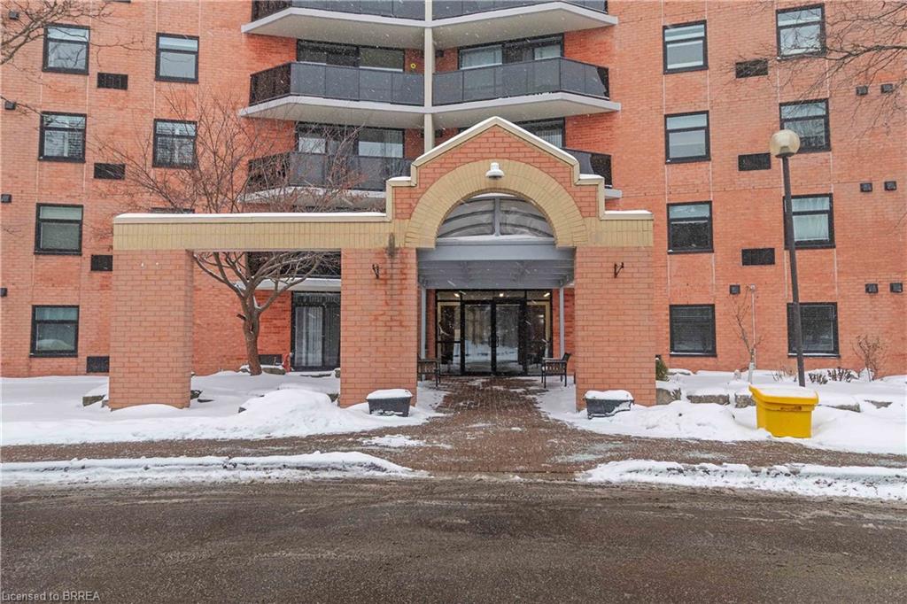 9-bonheur-court-brantford-ontario-40817733