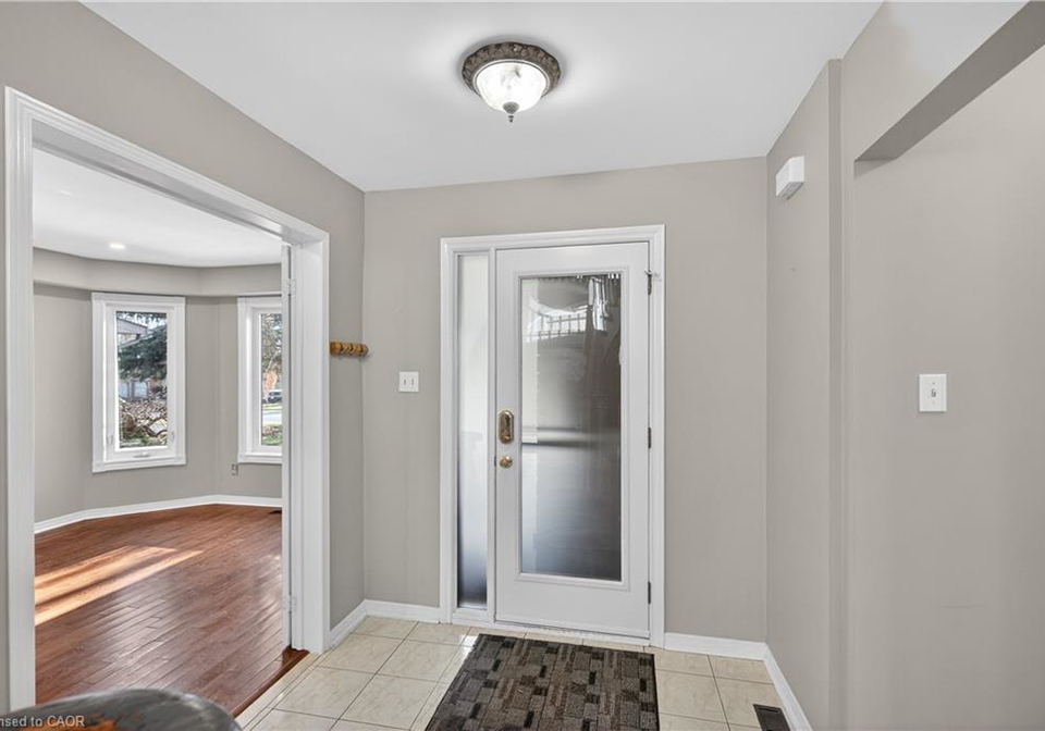 53-laurendale-avenue-waterdown-ontario-40817865