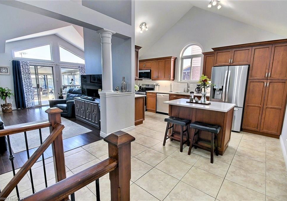 16-sullivan-court-cambridge-ontario-40817875