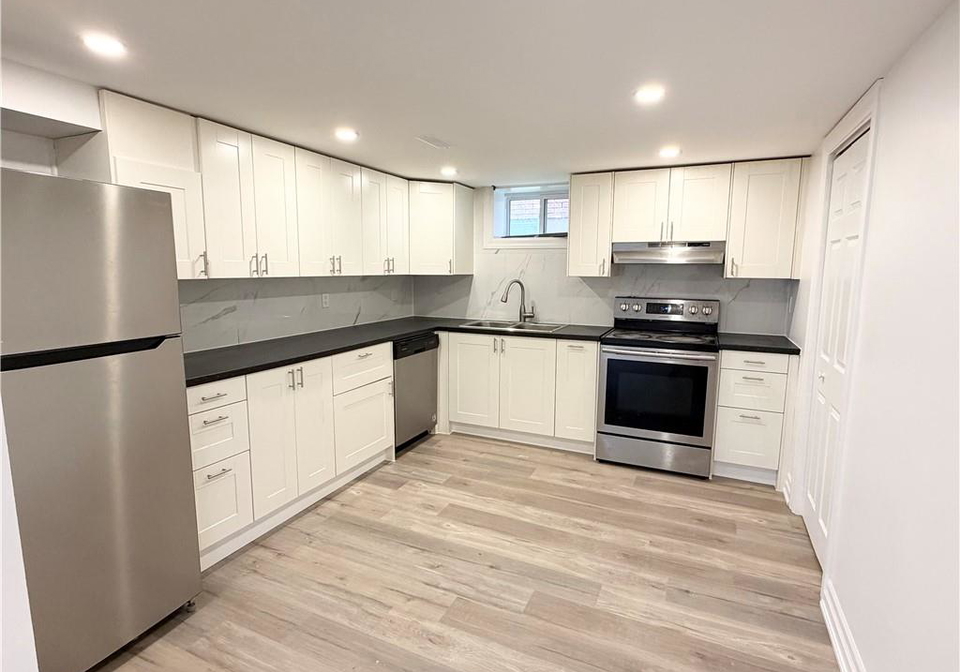 482-east-37th-street-hamilton-ontario-40817928