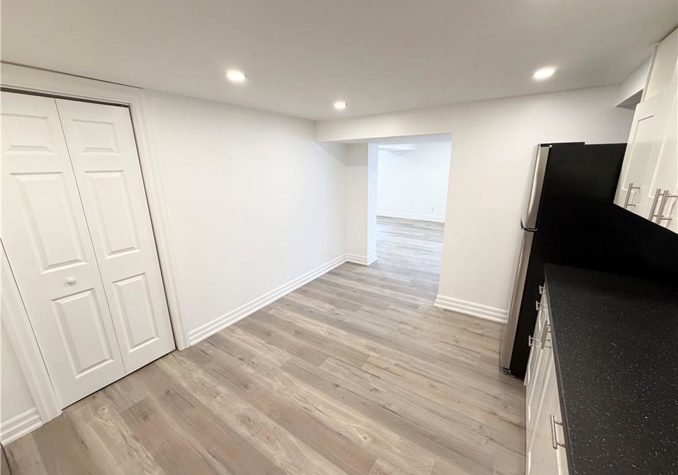 482-east-37th-street-hamilton-ontario-40817928