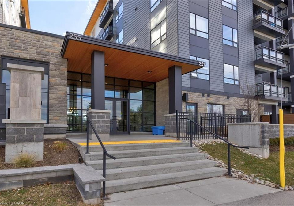 243-northfield-drive-e-waterloo-ontario-40817994