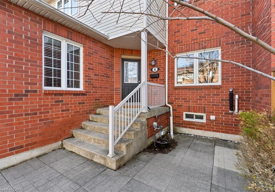 100-beddoe-drive-hamilton-ontario-40818011