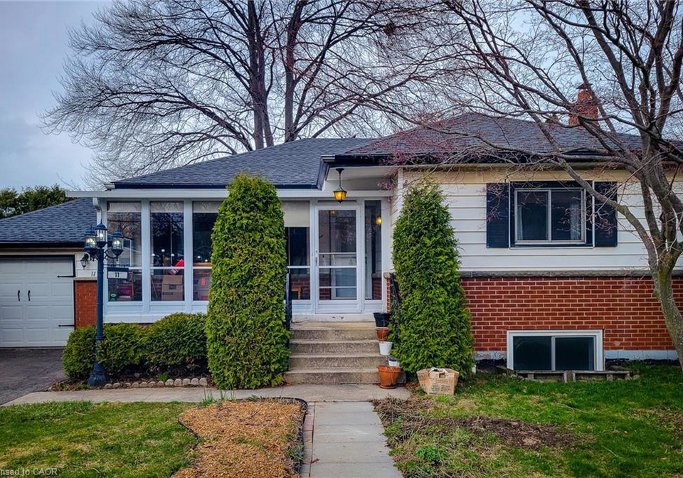 11-collegiate-avenue-stoney-creek-ontario-40818113