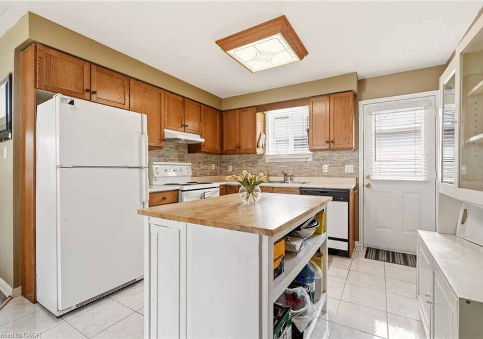37-thistlemoor-drive-caledonia-ontario-40818124