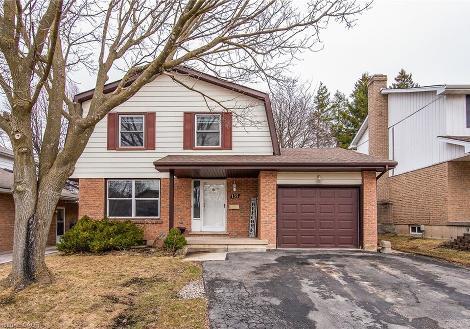 135-vintage-crescent-kitchener-ontario-40818140