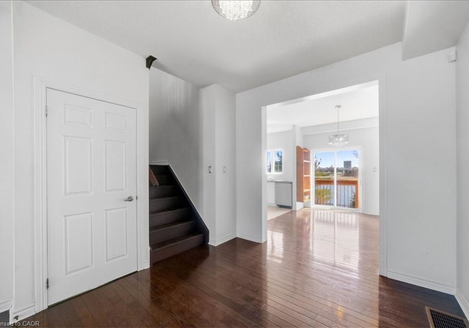 355-hobbs-crescent-milton-ontario-40818241