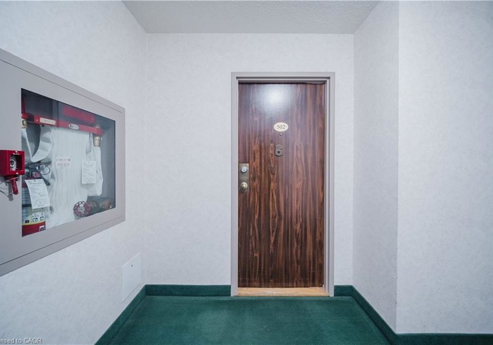 18-knightsbridge-road-brampton-ontario-40818254