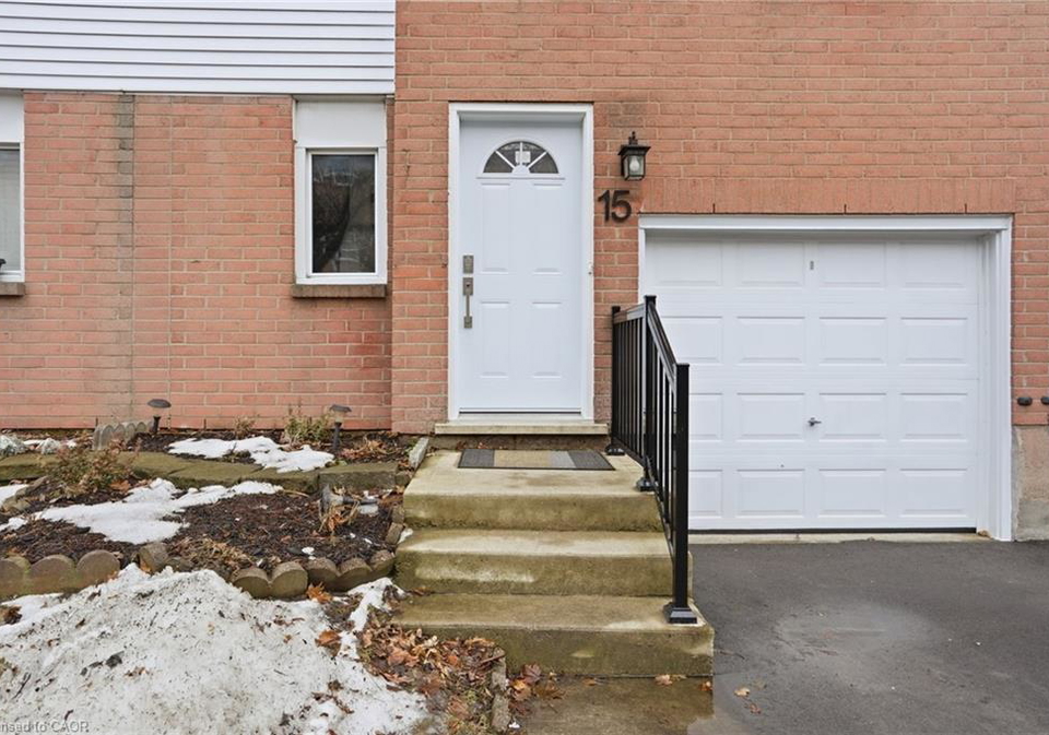 1255-upper-gage-avenue-hamilton-ontario-40818289