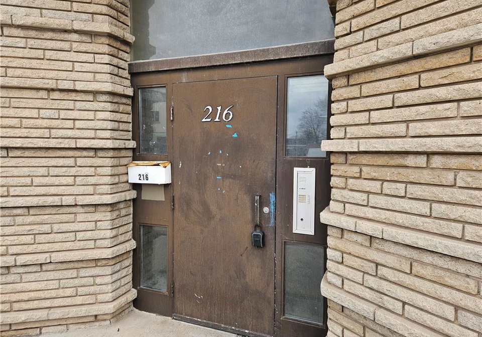 216-parkdale-avenue-n-hamilton-ontario-40818365