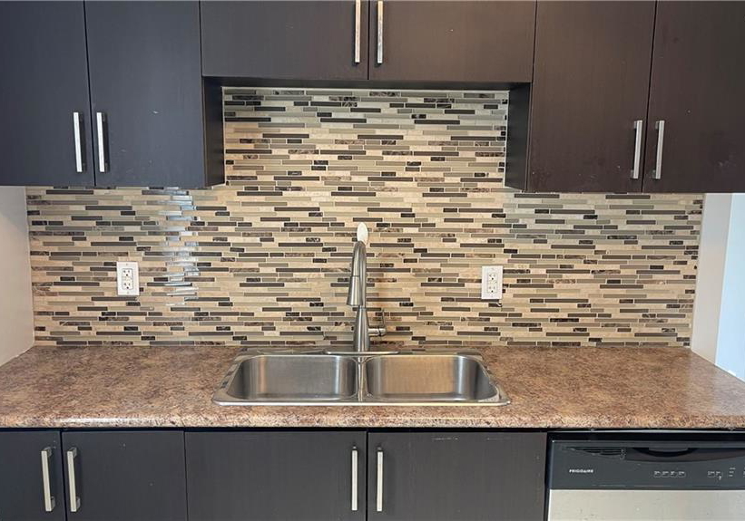 1544-king-street-e-hamilton-ontario-40818466