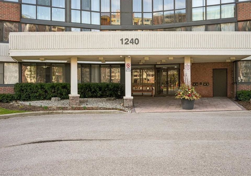1240-marlborough-court-oakville-ontario-40818488