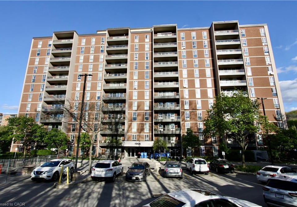 1964-main-street-w-hamilton-ontario-40818509