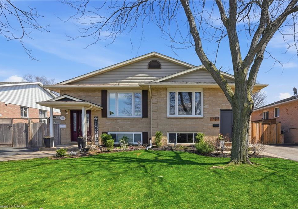 4533-carriage-road-lincoln-ontario-40818548