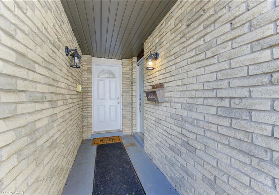 184-silver-aspen-crescent-kitchener-ontario-40818578