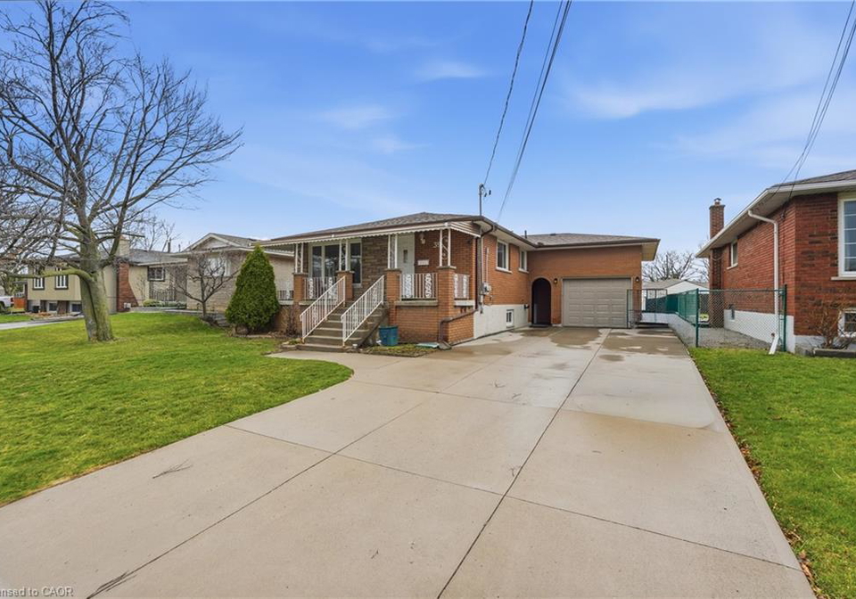 39-honeywell-drive-hamilton-ontario-40818732