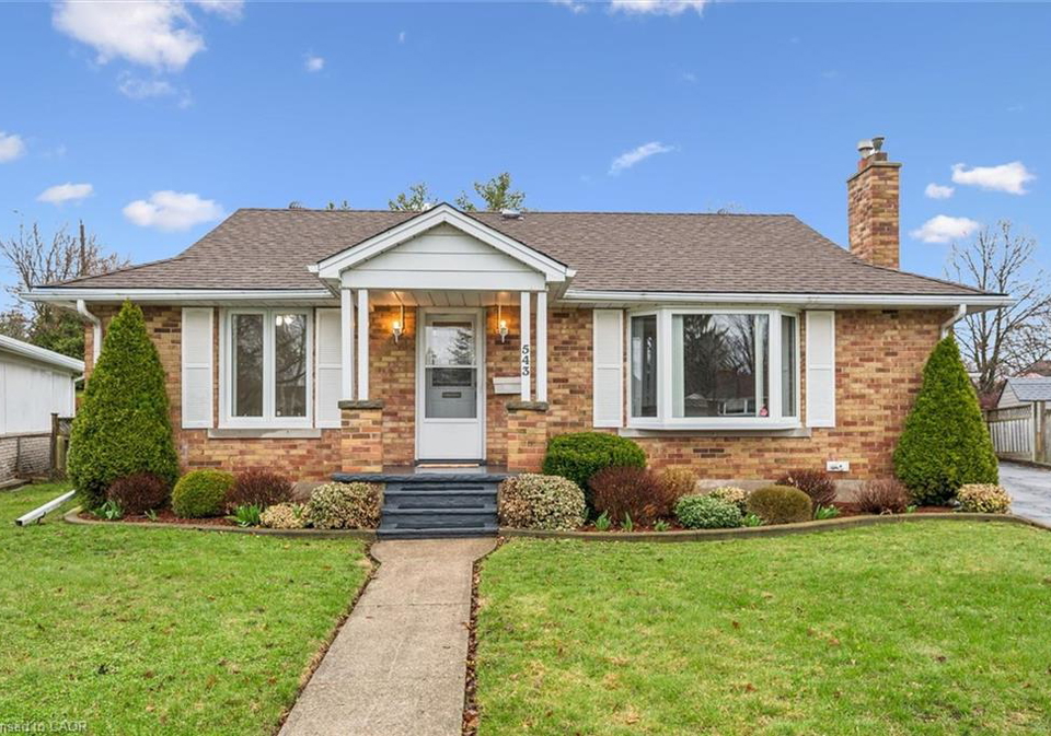 543-philip-crescent-cambridge-ontario-40818795