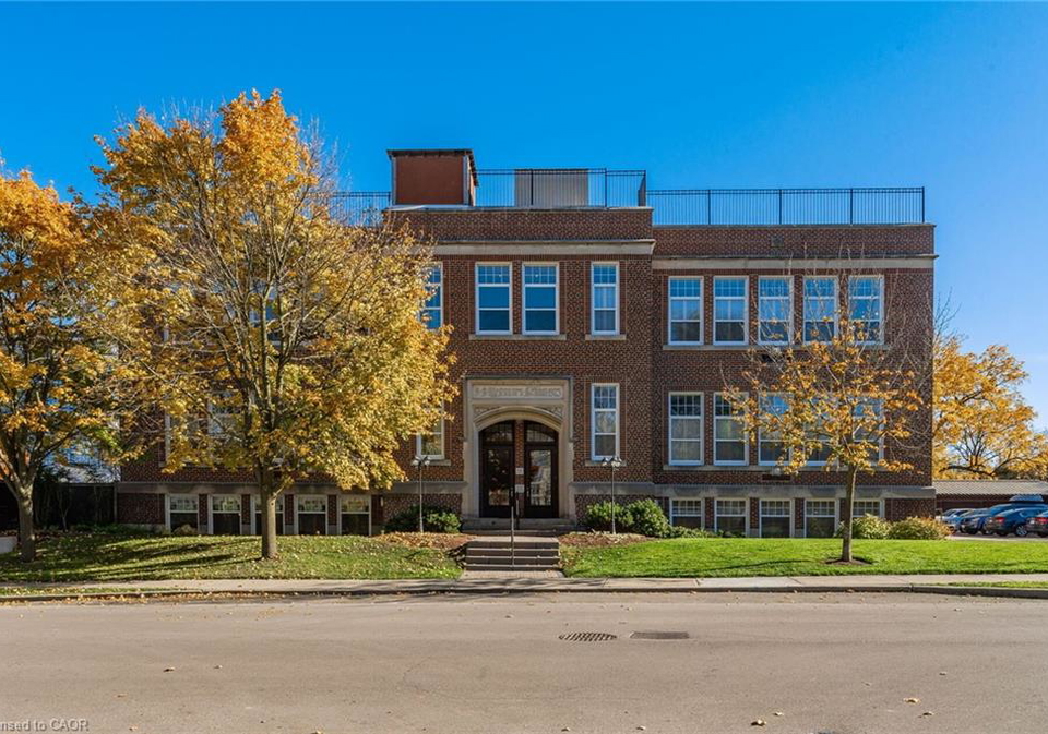 35-alexandra-avenue-waterloo-ontario-40818846