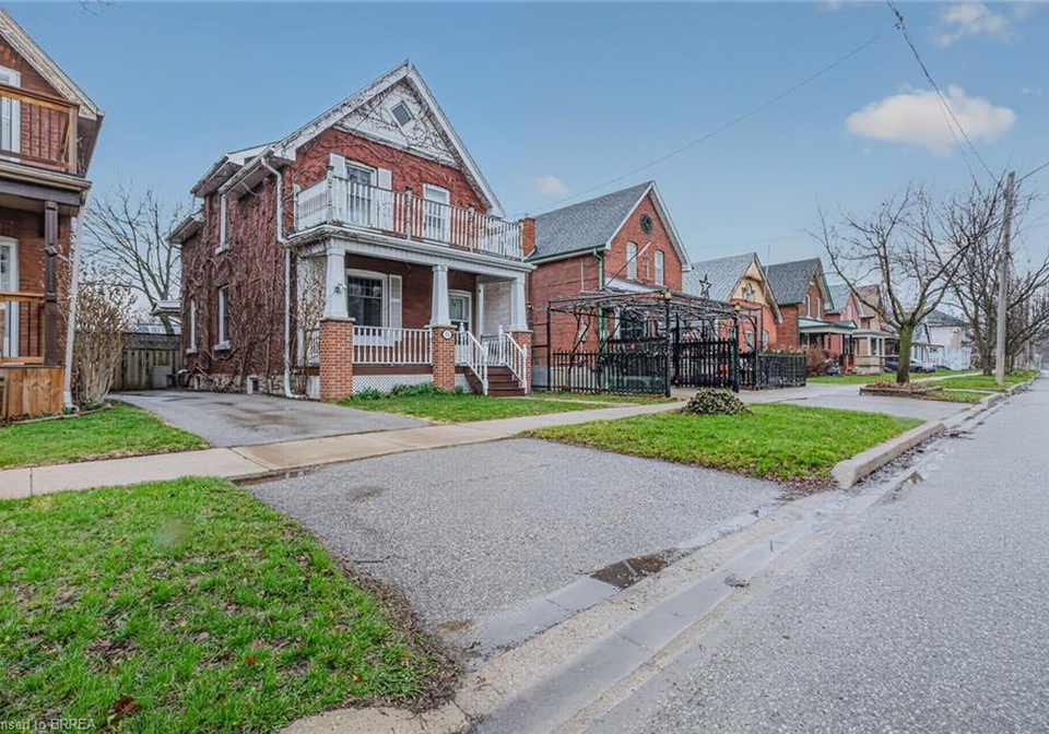 174-marlborough-street-brantford-ontario-40818853
