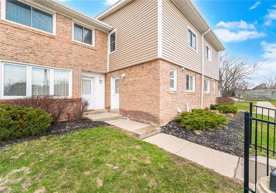 50-westmount-road-w-kitchener-ontario-40818867