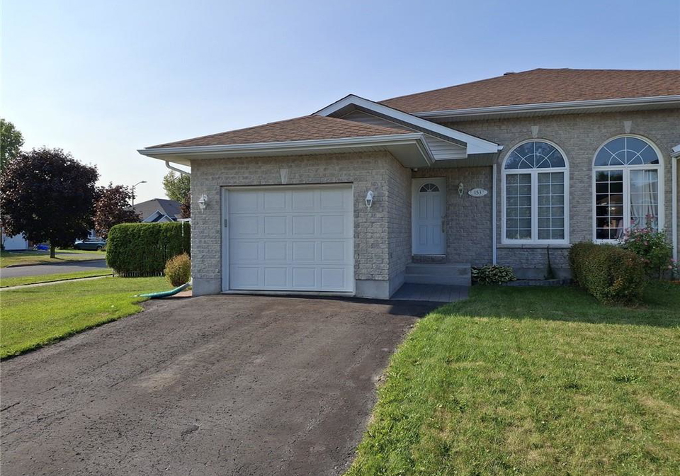 153-heritage-place-cornwall-ontario-40818969