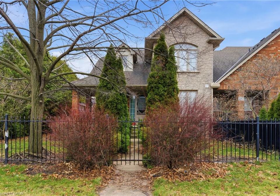 189-livingston-avenue-grimsby-ontario-40818970