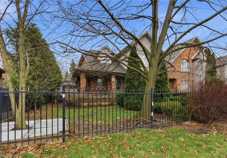 189-livingston-avenue-grimsby-ontario-40818970