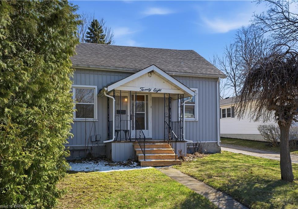 28-wellington-street-paris-ontario-40818999