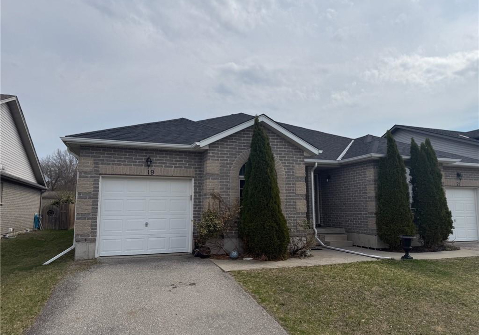 19-harvest-lane-delhi-ontario-40819009