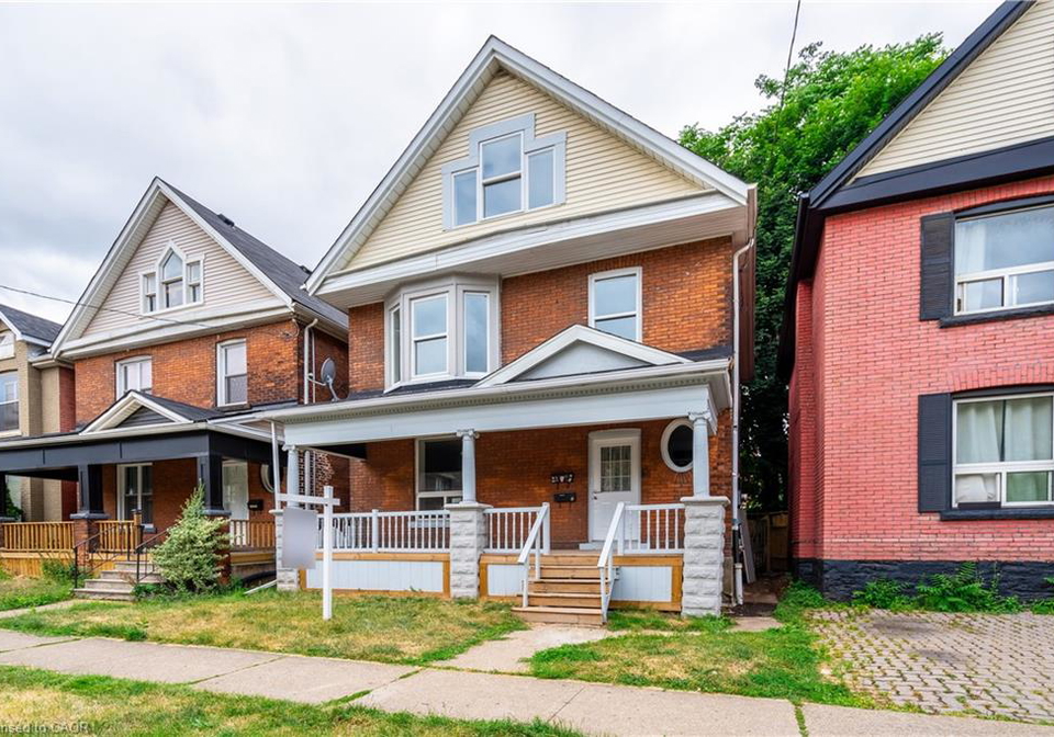 16-sherman-avenue-s-hamilton-ontario-40819011