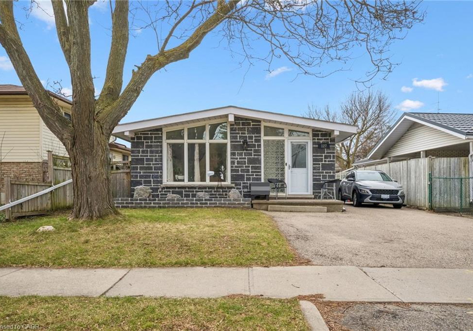 127-kingswood-drive-kitchener-ontario-40819013