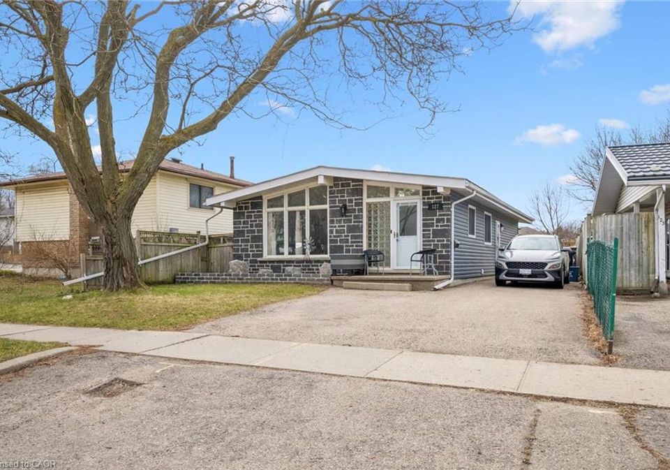 127-kingswood-drive-kitchener-ontario-40819013