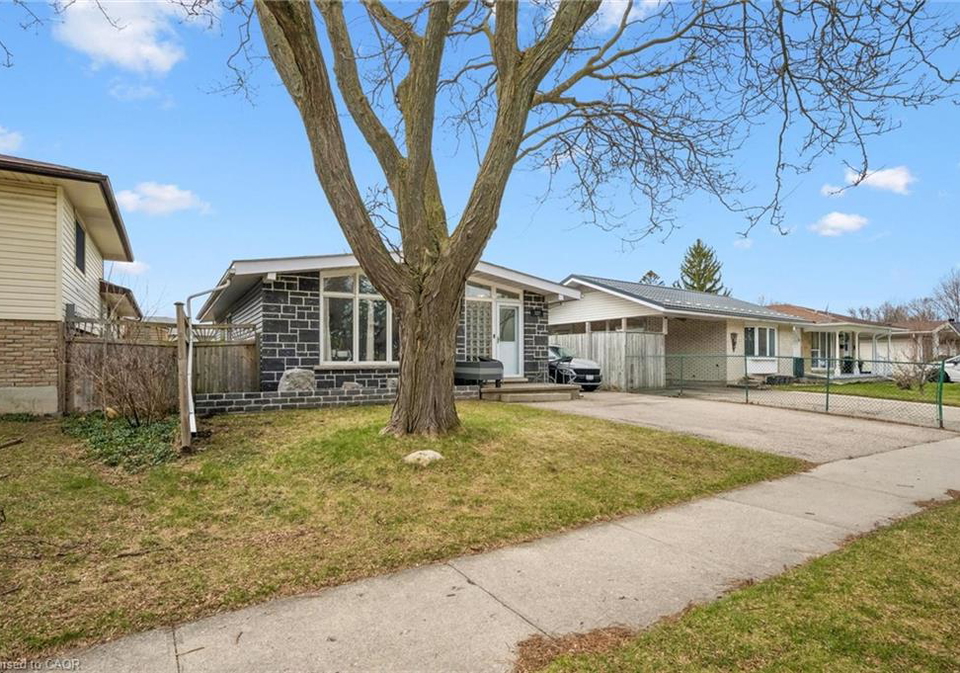 127-kingswood-drive-kitchener-ontario-40819013