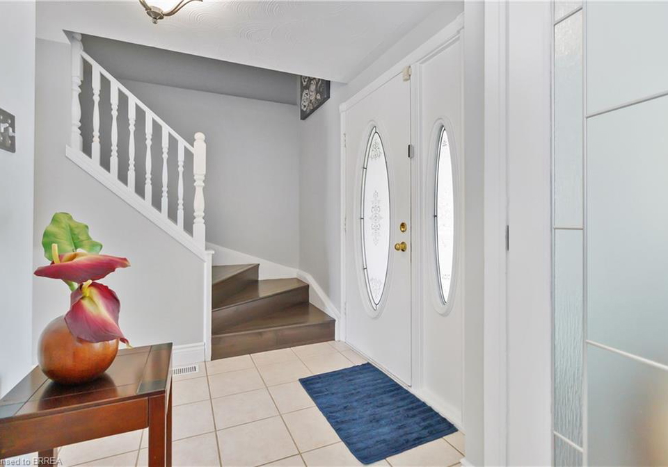 25-winter-way-brantford-ontario-40819133