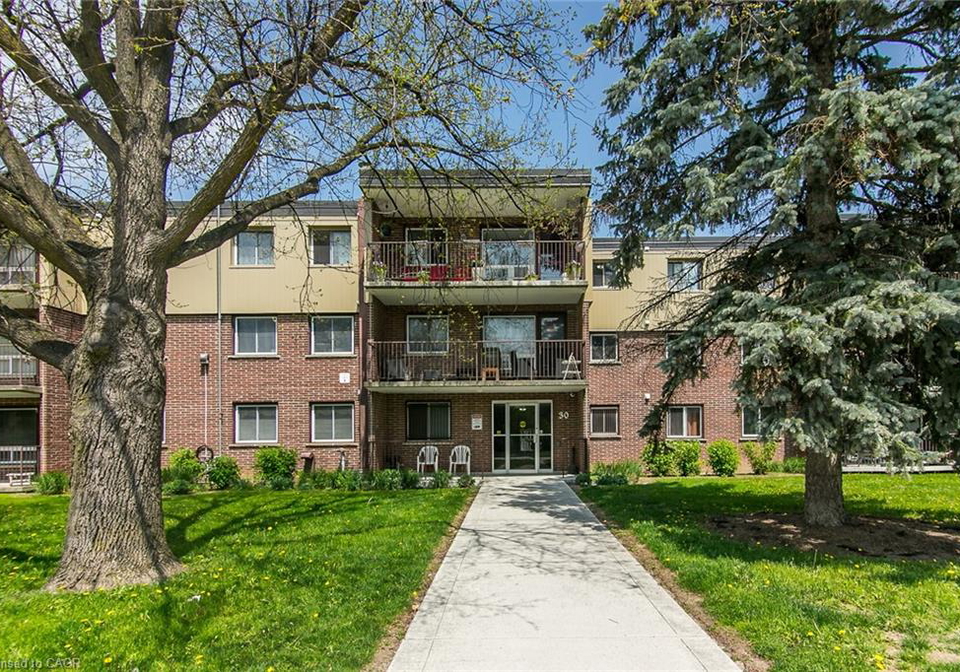 30-avalon-place-kitchener-ontario-40819150