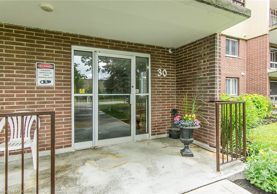 30-avalon-place-kitchener-ontario-40819150