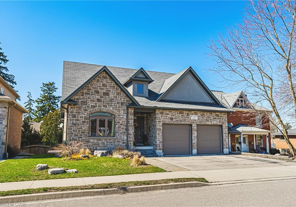 219-walker-street-cambridge-ontario-40819155