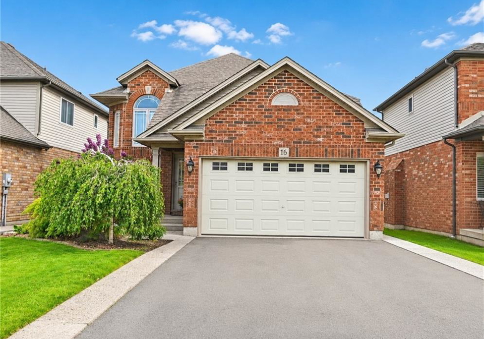 16-downing-street-binbrook-ontario-40819177