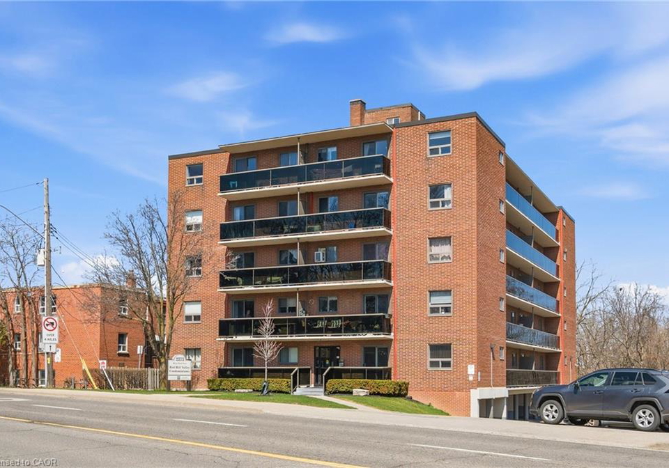 2373-king-street-e-hamilton-ontario-40819241