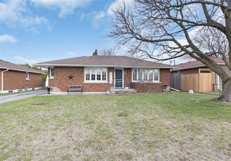 167-adams-avenue-delhi-ontario-40819272