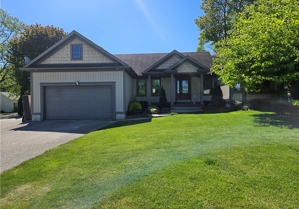300-durham-street-w-mount-forest-ontario-40819363