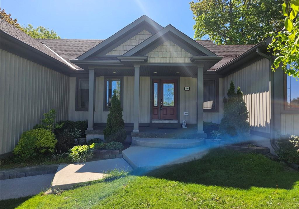300-durham-street-w-mount-forest-ontario-40819363