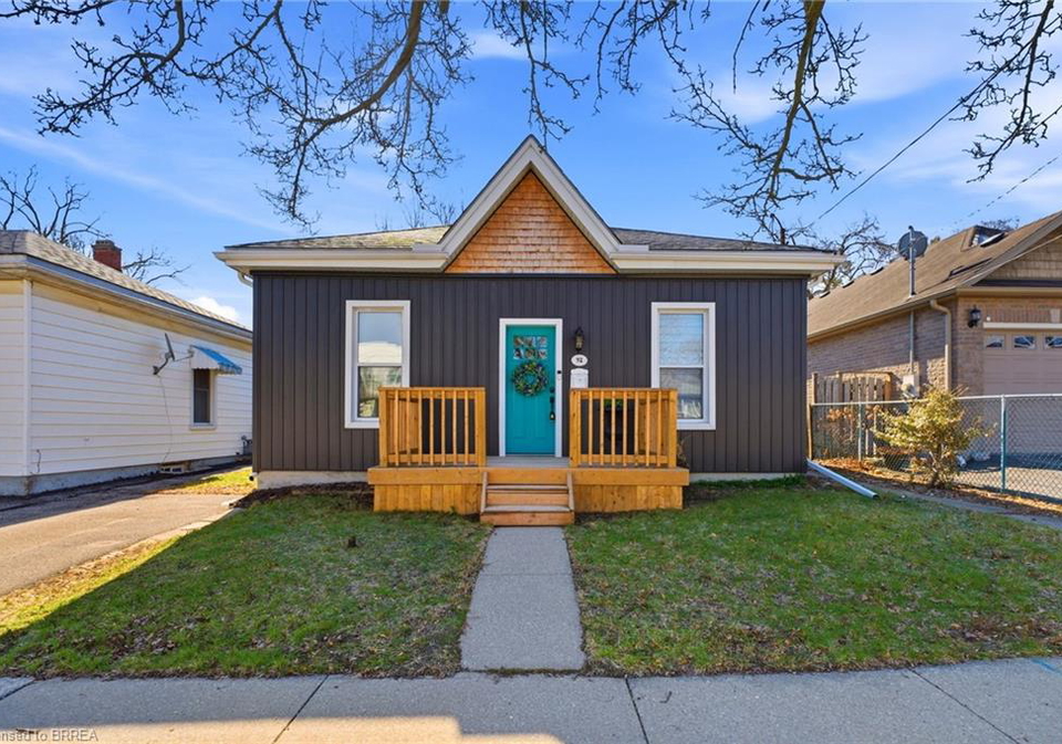 92-walnut-street-brantford-ontario-40819379
