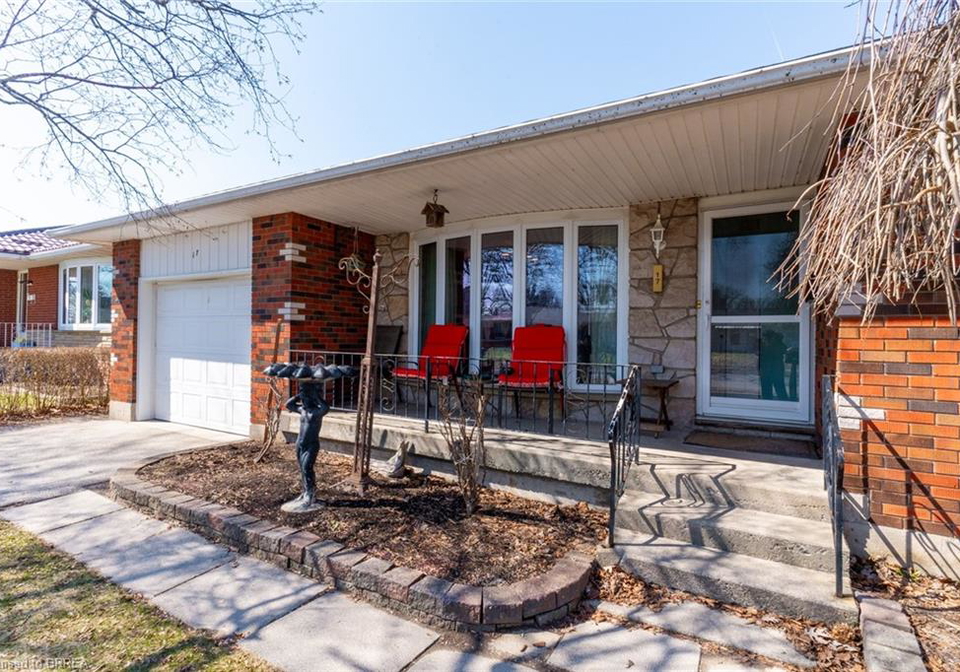17-palm-crescent-brantford-ontario-40819405