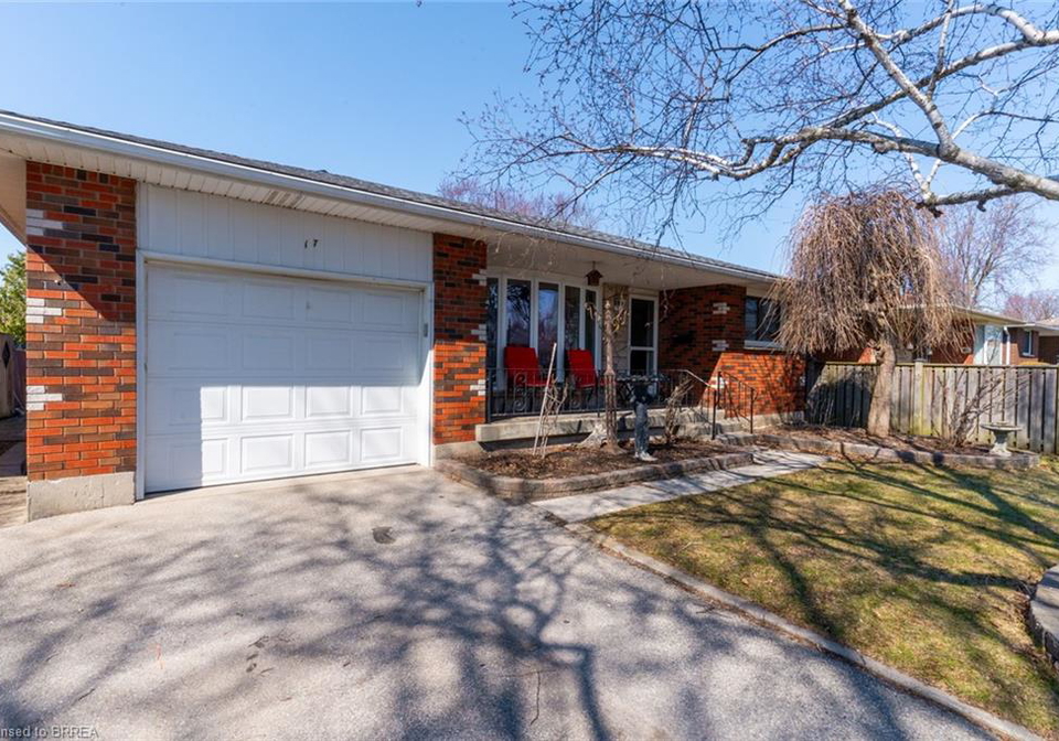 17-palm-crescent-brantford-ontario-40819405