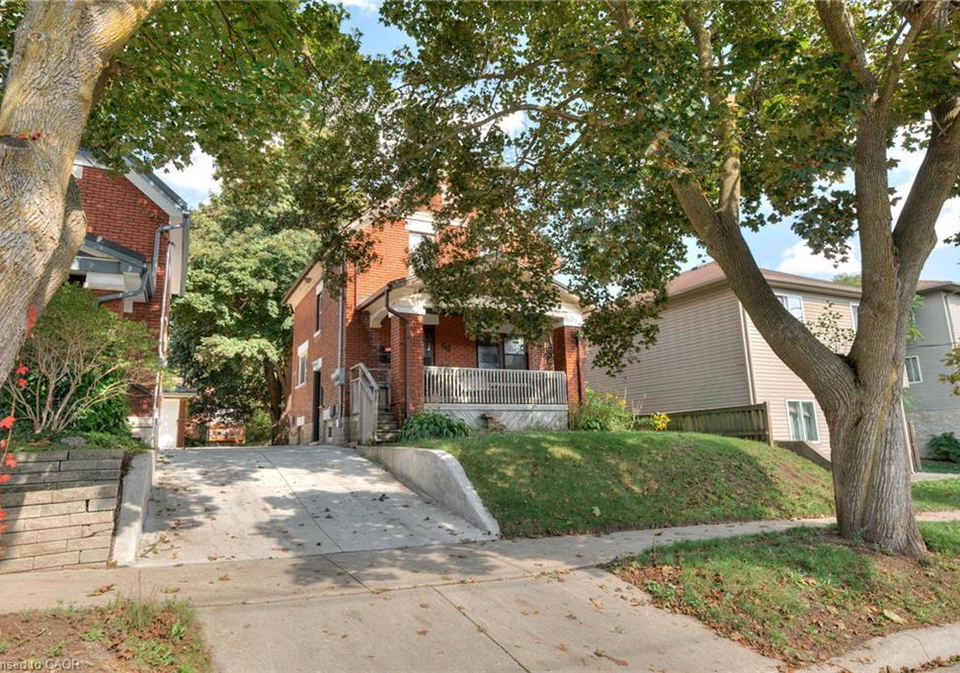 50-walnut-street-kitchener-ontario-40819408