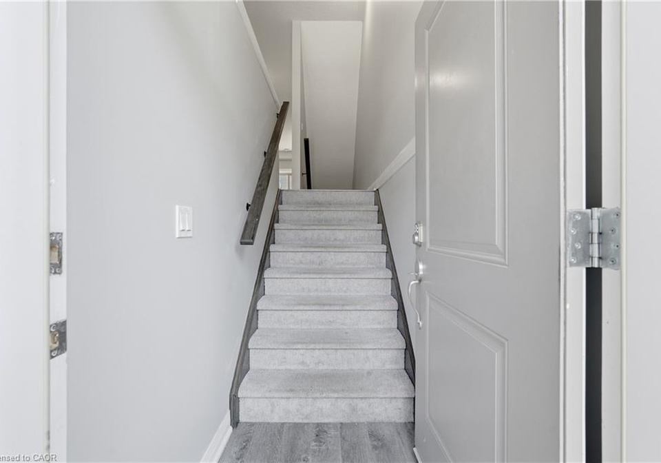 28-aqua-lane-glanbrook-ontario-40819421