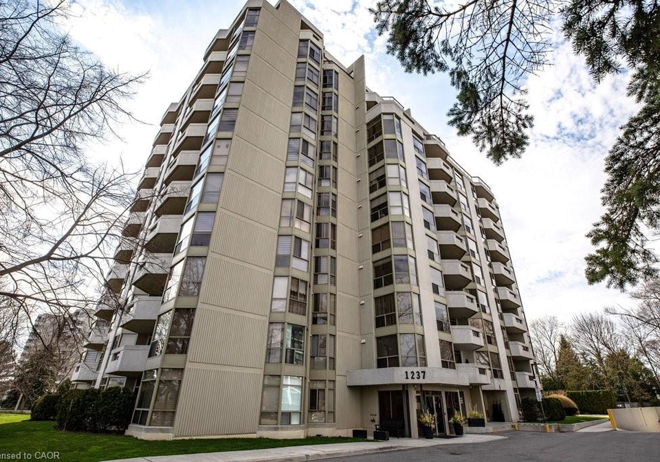 1237-north-shore-boulevard-e-burlington-ontario-40819551