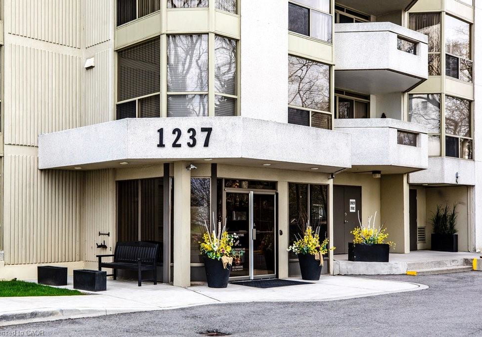 1237-north-shore-boulevard-e-burlington-ontario-40819551