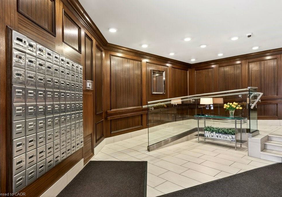1237-north-shore-boulevard-e-burlington-ontario-40819551